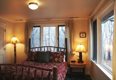 Four Mounds Bed and Breakfast