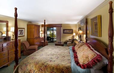 Mirror Lake Inn Rooms and Suites