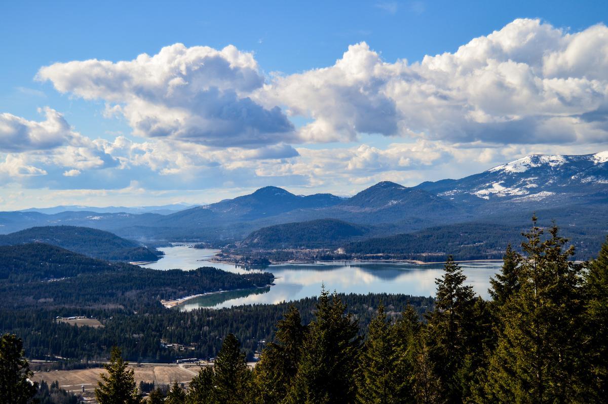 Swim in Lake Pend Oreille and browse downtown shops on a fun family weekend.