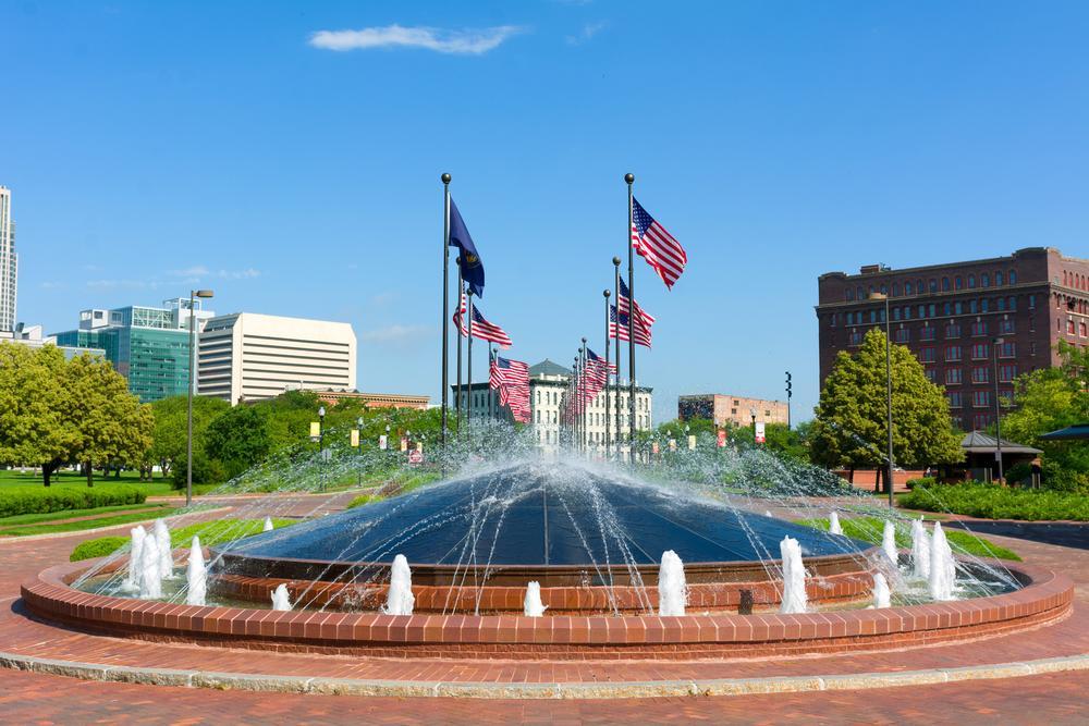 Explore top zoos and stroll riverfront parks on an exciting family getaway.