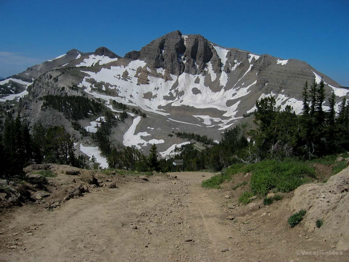 We followed the trail at the top of Rendezvous Mountain. I took this photo there.