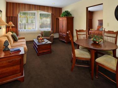 Rooms & Suites