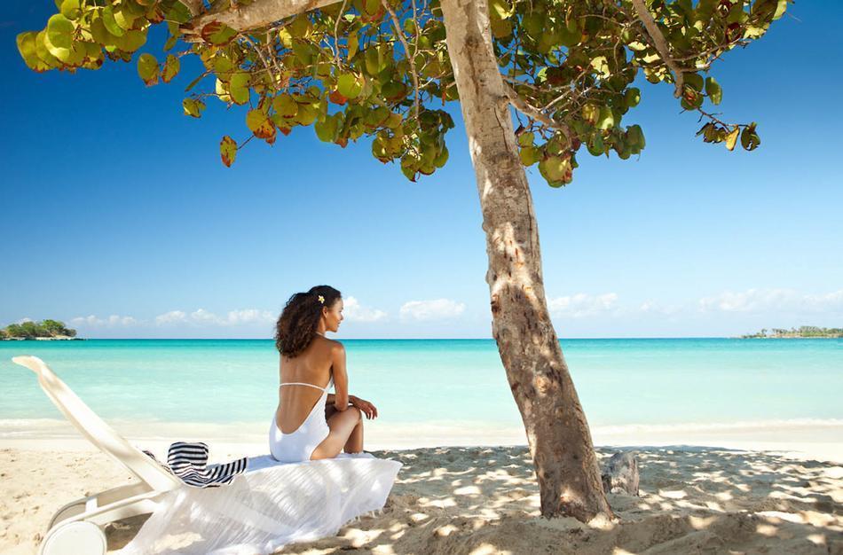 Escape to Couples Negril for Secluded Beaches and Unforgettable Romance