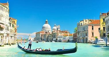 Venice gondola ride