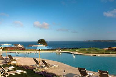 Dining at The Samoset Resort