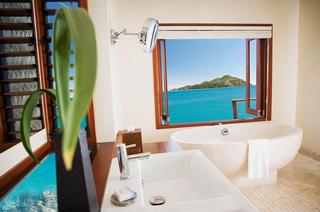 10 Beautiful Overwater Resort Bathrooms