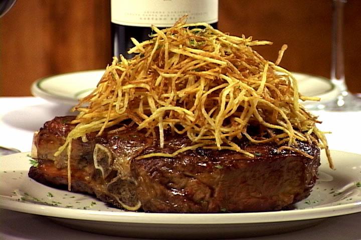 If You’re Craving a Classic Cut in a Cozy Setting, Try Edward’s Steakhouse