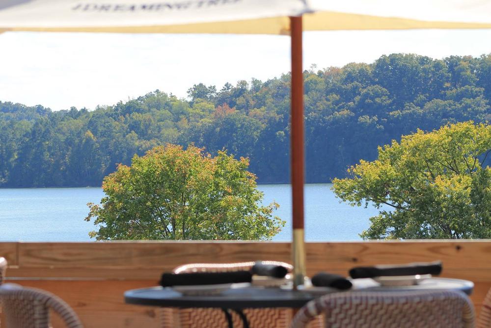Take in Lake Views and Relaxed Vibes at Lakeshore Grille