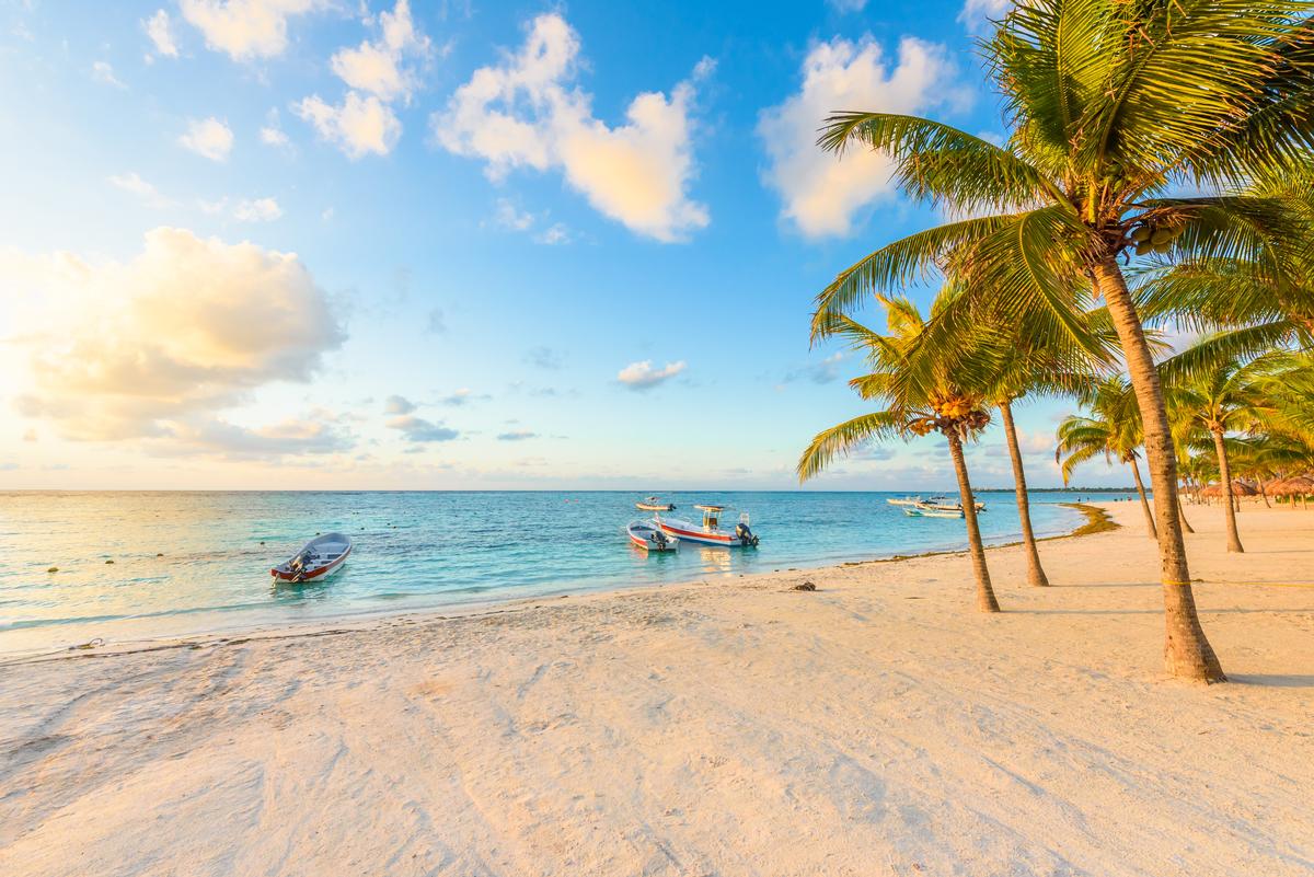 Akumal beach sunrise, Riviera Maya