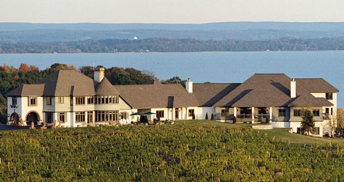 Romantic Getaways In Michigan Chateau Chantal In Traverse City