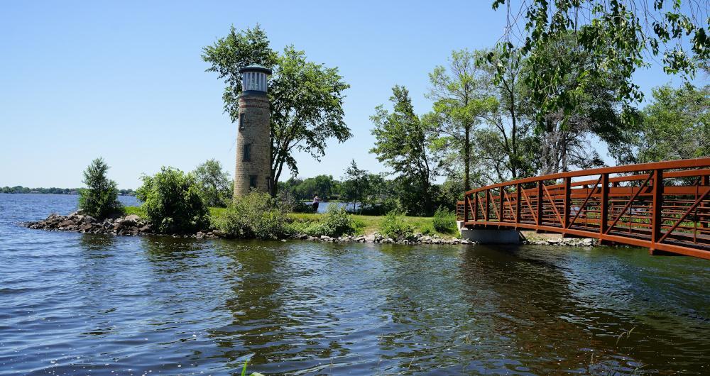 Oshkosh, Wisconsin - Lake Views & Simple Joys