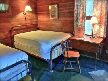 Rooms & Suites