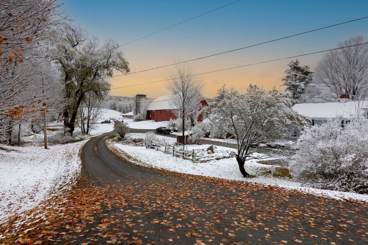 Walpole, New Hampshire: Hills, Cider & Hand-Held Quiet