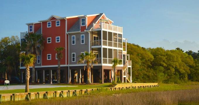 Regatta Inn