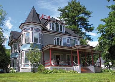 Henry Whipple House Bed & Breakfast | Romantic Weekend Getaways in New Hampshire