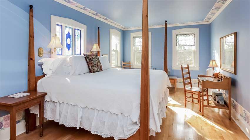 Yelton Manor Bed And Breakfast, South Haven, MI