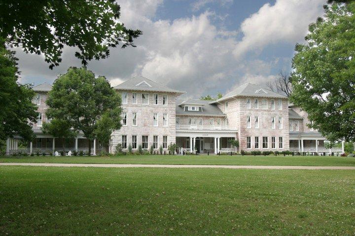 Stay on campus or savor easy Southern comfort in this affordable Fayetteville gem.