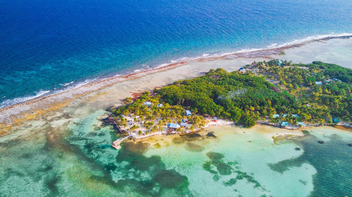 Glover's Reef Atoll in Belize Barrier Reef