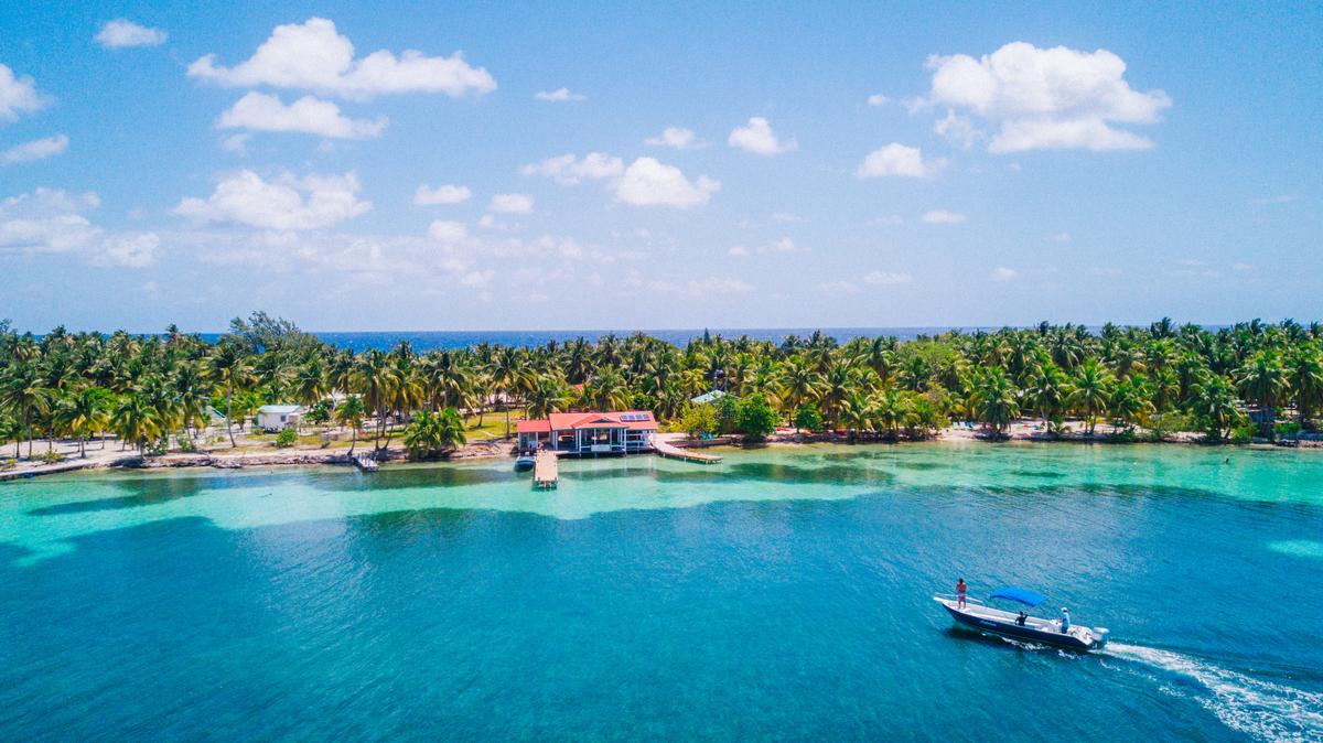 Turquoise water in Belize
