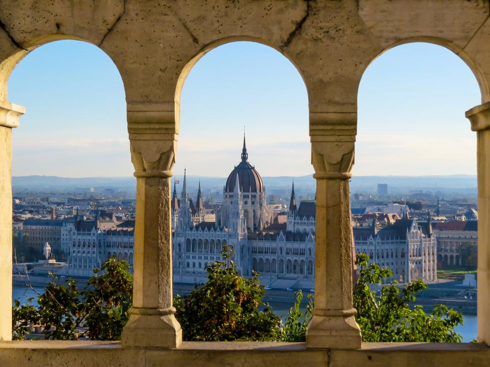 Getting Around Budapest by car, taxi, on foot