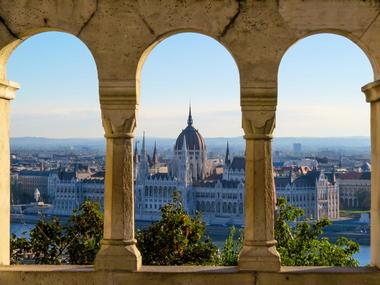 Getting Around Budapest by car, taxi, on foot