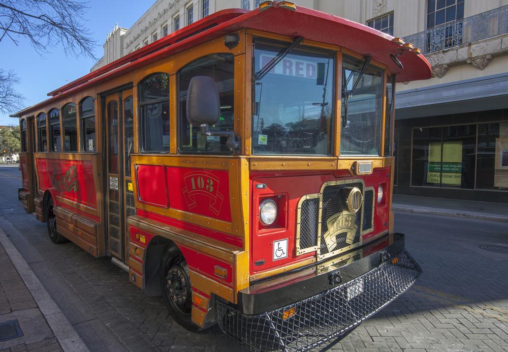 Getting Around San Antonio by Bus and Streetcar