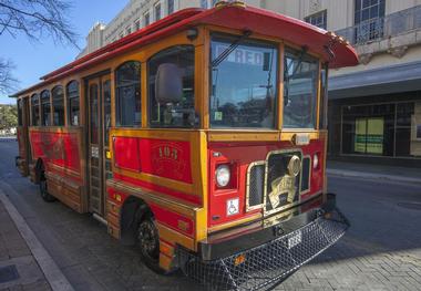 Getting Around San Antonio by Bus and Streetcar