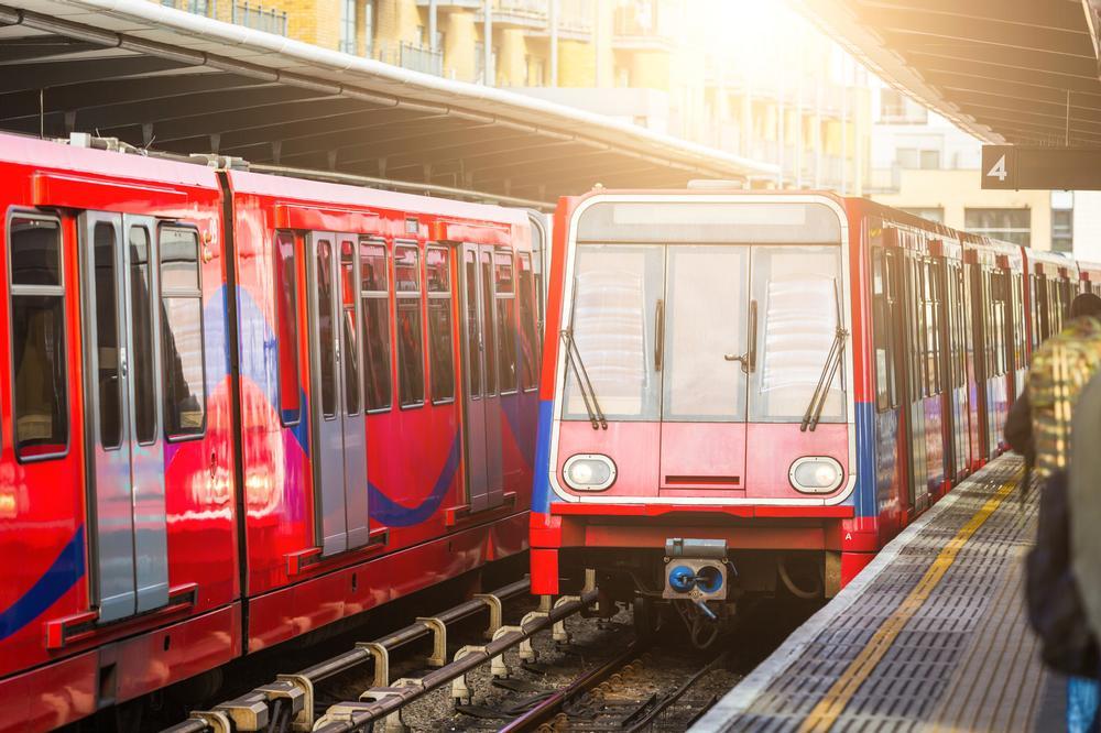 Getting Around London – Light Railway, Trains, Trams