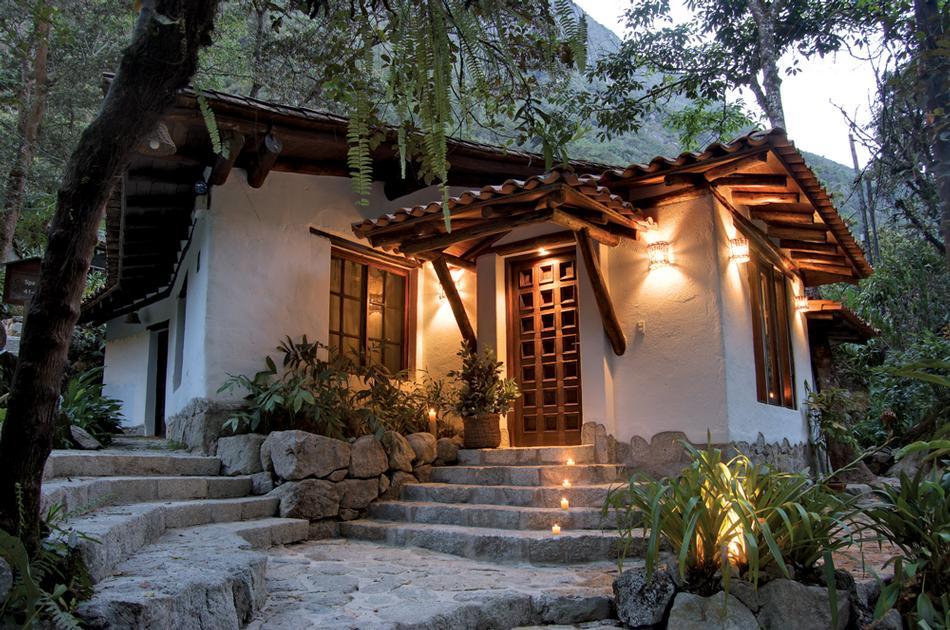 Unwind in eco-friendly luxury near the gateway to ancient wonders.