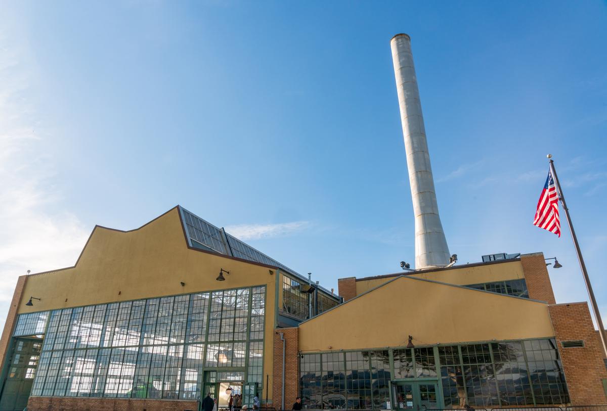 Richmond’s Shoreline Wind & Steel-Framed Sky