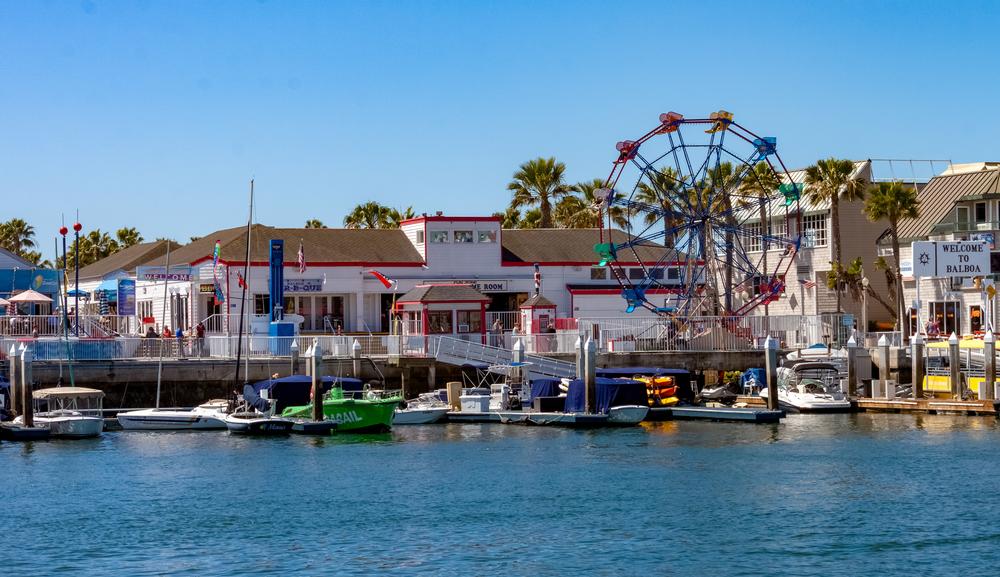 Celebrate the season and enjoy easy coastal charm on a warm winter trip.