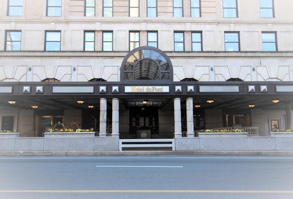 Admire grand décor and savor fine dining on an exciting city trip.