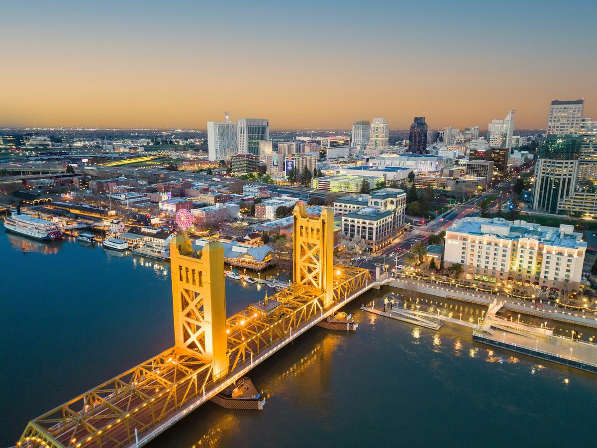 River Walks and Golden Hour Stillness in Sacramento