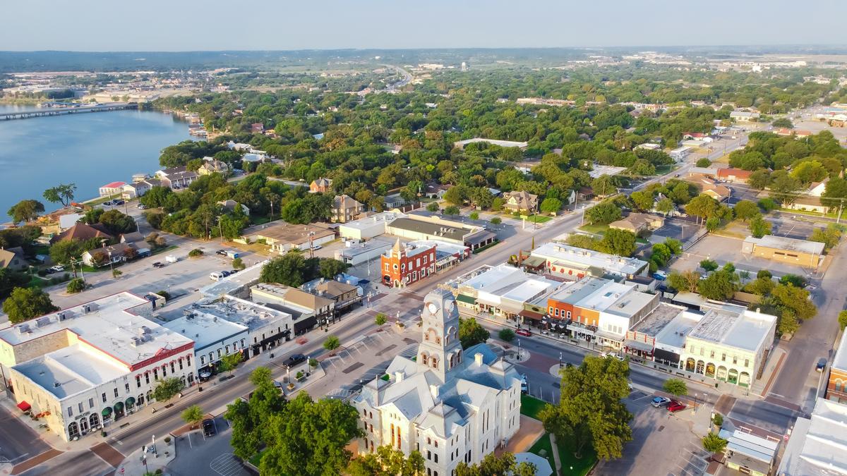 Hood County Courthouse near Lake Granbury with unique boutique shops, restaurants