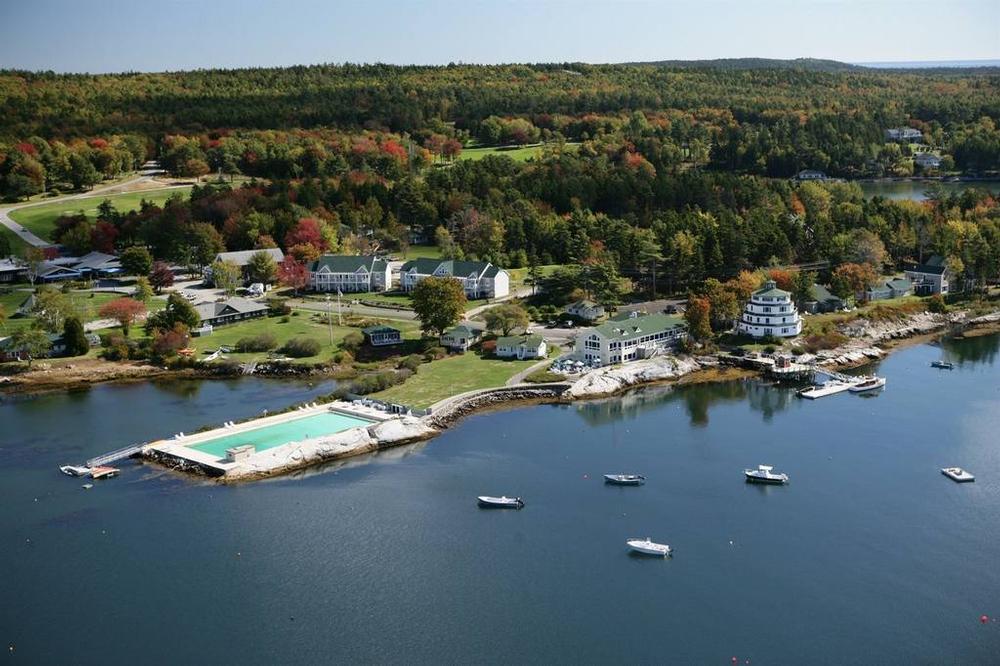 Look at tranquil waters or explore easy coastal attractions with the family.
