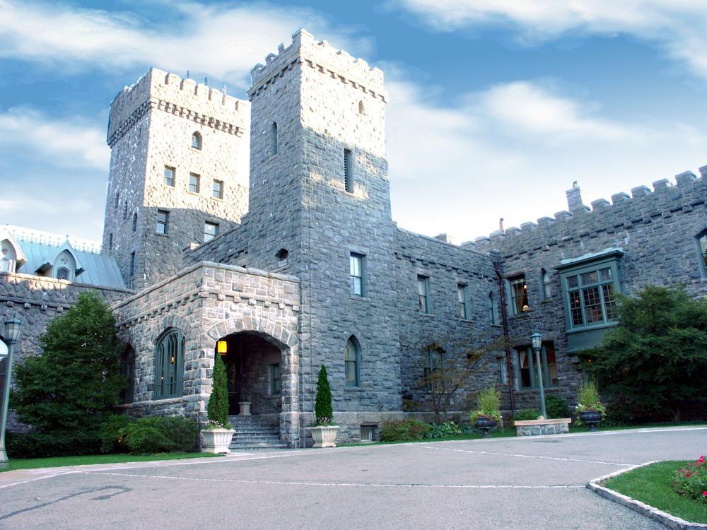 Spend a romantic weekend at the Castle Hotel