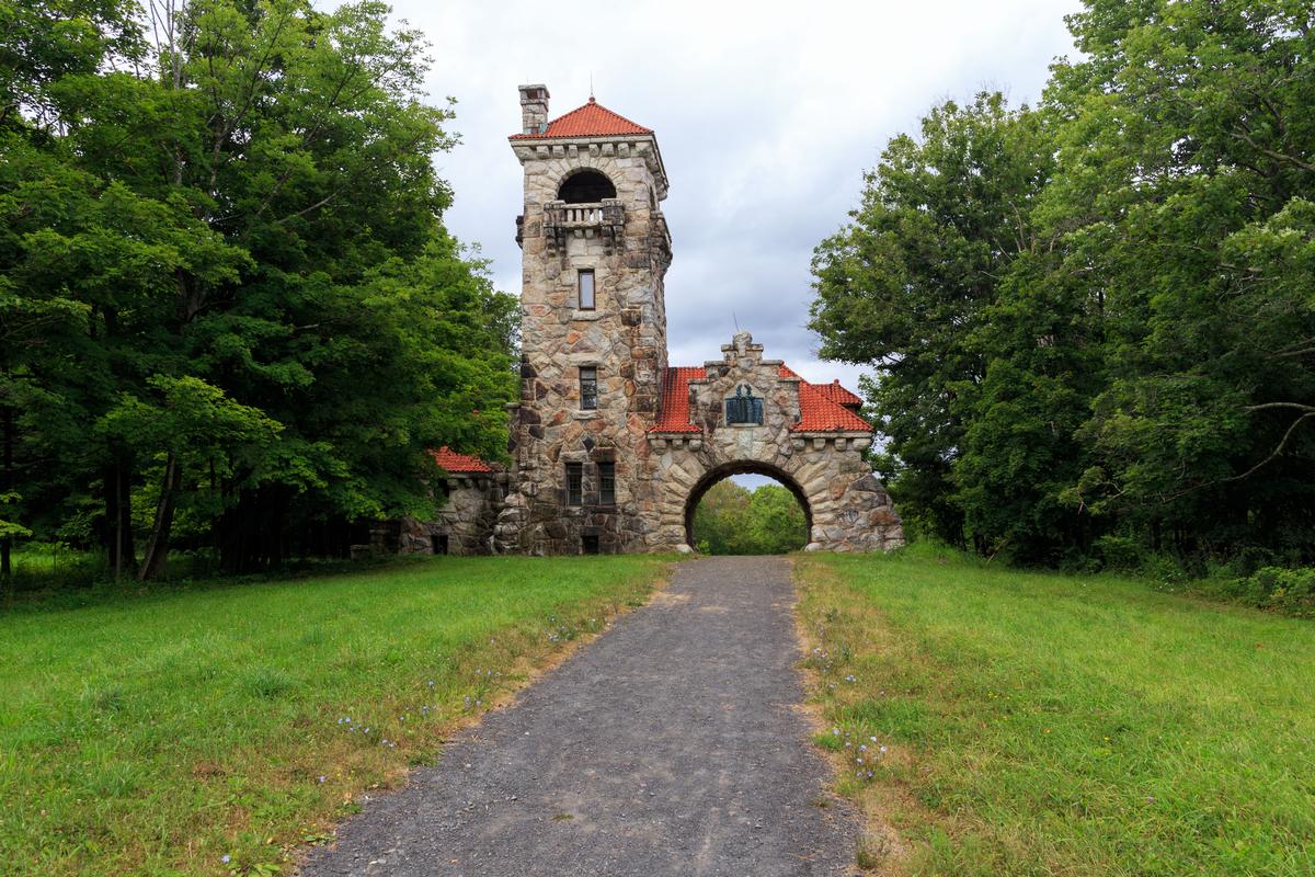 New Paltz Stillness & Stone Houses
