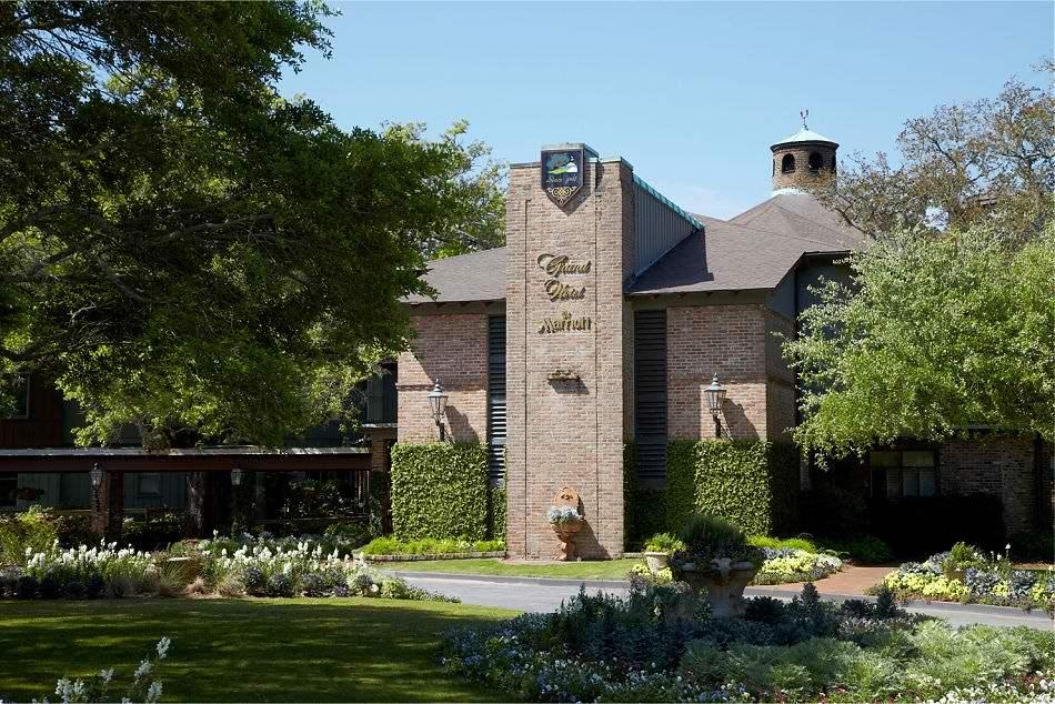 Savor coastal views and play championship golf on a romantic weekend escape.