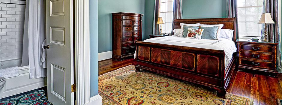 Stay in a historic inn and explore Mobile on an easy trip from Birmingham.