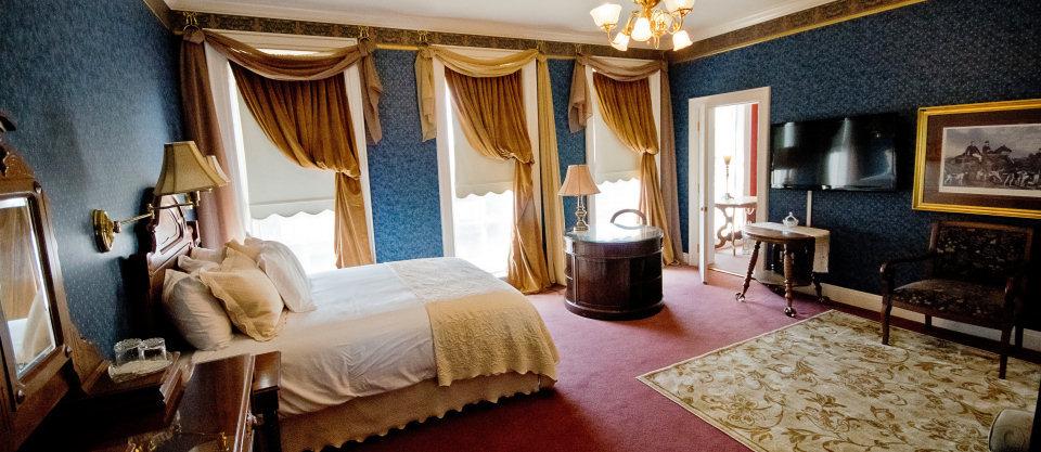 Explore antique-filled halls and walk downtown on an unusual fall weekend.