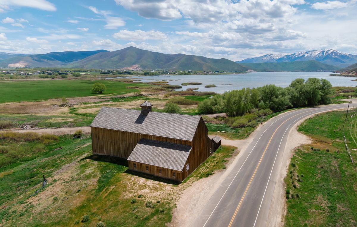 Midway: Alpine Calm & Geothermal Wonder