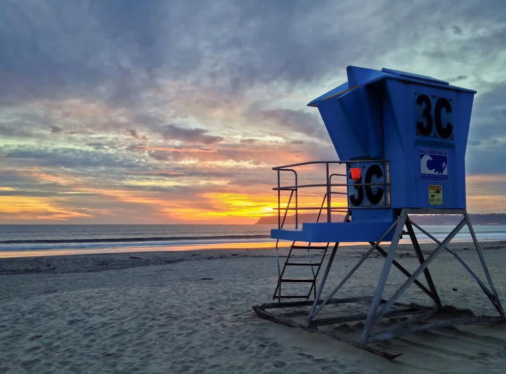 Stroll Golden Beaches and Elegant Streets in Coronado, California