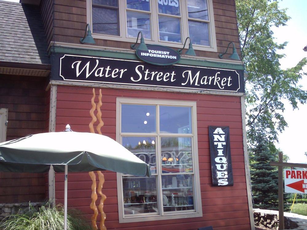 Go shopping at Water Street Market and DENIZEN Theatre | Things to Do in New Paltz, New York