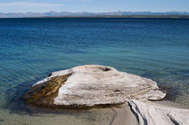 Thermal features include the Abyss Pool, Twin Geysers, Black Pool, Fishing Cone